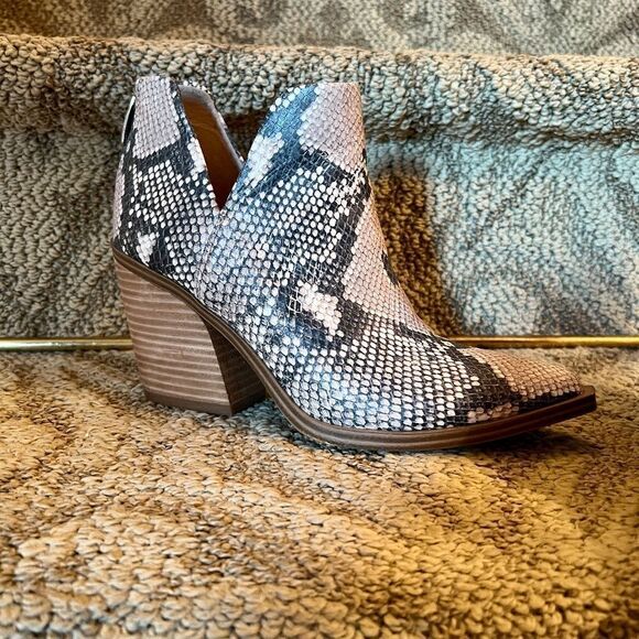 $148 EEUC Steve Madden Camryn Snake Print Ankle Boots Bootie Heels Shoes Sz 7.5 - Picture 3 of 8